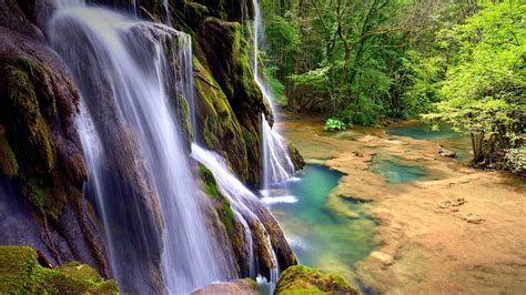 Bing Waterfall Wallpaper 的图像结果