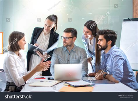 Business People Sitting 的图像结果