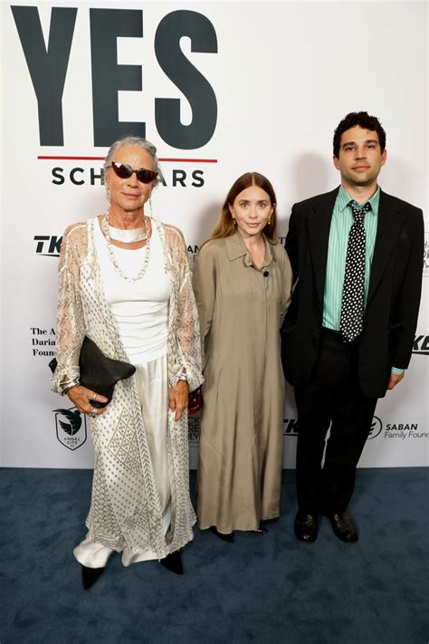 Ashley Olsen Attends YES Scholars Gala at Bel-Air Country Club 2025 ...