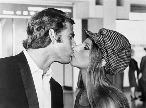 BARBRA STREISAND and RYAN O'NEAL in WHAT'S UP DOC? -1972-. Photograph ...