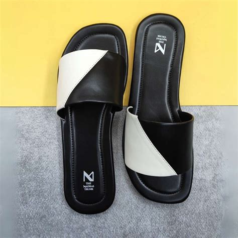 Zion Black White – The Madras Trunk