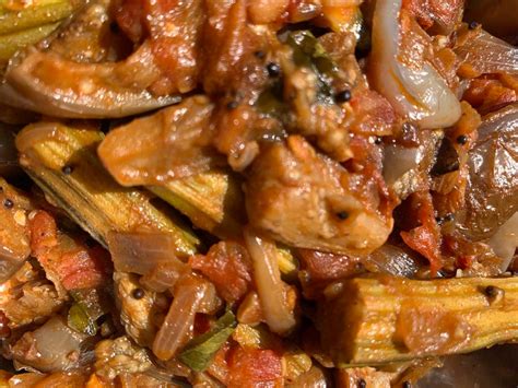 Kathirikkai Murungakkai Kara Curry (Brinjal Drumstick Spicy Curry ...