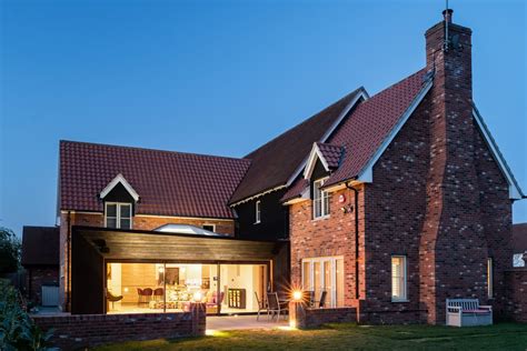 Modern Extension | L-shaped family home given new heart