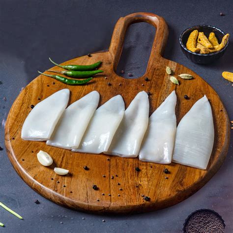 Squids (Tubes Cleaned) Nt. Wt. 300g (4-6 pcs) – Dam Good Fish