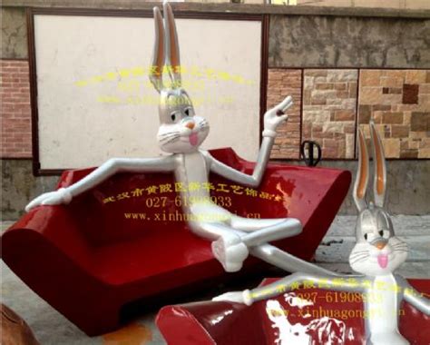 新华玻璃钢兔子雕塑 玻璃钢雕塑价格