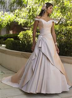 Traditional Wedding Gown by Non Traditional Wedding Dresses Dress Ideas For The Non Traditional Wedding Gown