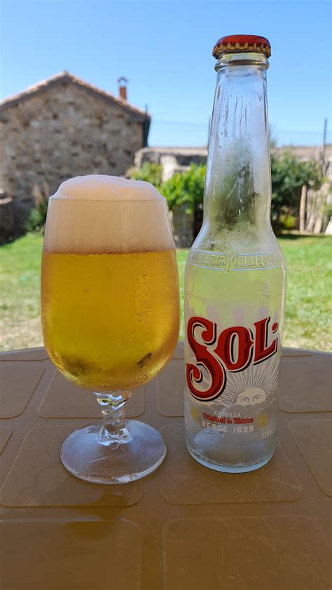 Sol. Cervecería Cuauhtémoc Moctezuma S.A. de C.V. Lager - Mexican. 4.5% ...