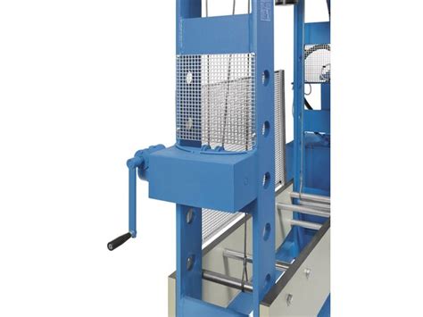 Presse d'atelier motorisée large 150 t OMCN O204/R | Contact TORROS