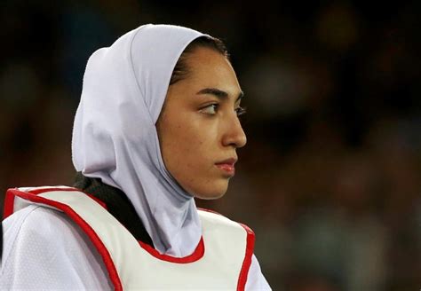 لاعبة إيرانية ببعثة المنتخب إلى أستراليا تعلق على ما يحدث ببلادها Aesthetic
