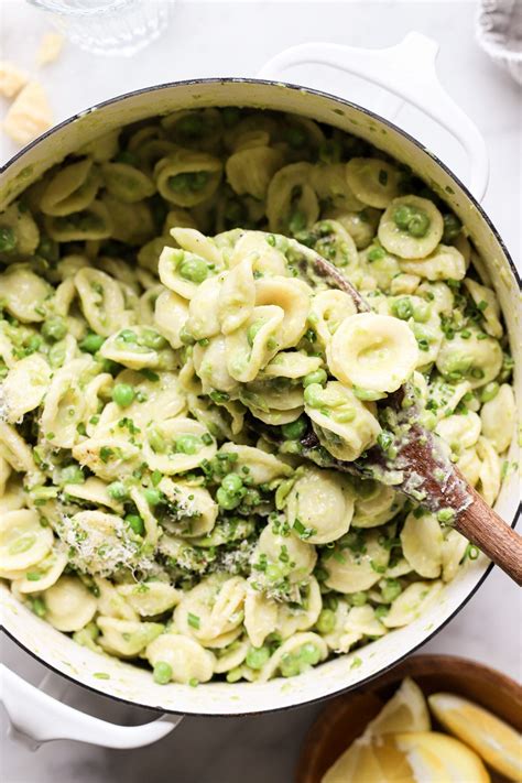 15-Minute Creamy Pasta with Peas - The Natural Nurturer