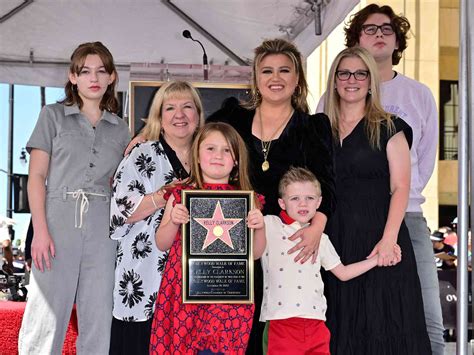 All About Kelly Clarkson's Parents, Jeanne Taylor and Stephen Clarkson