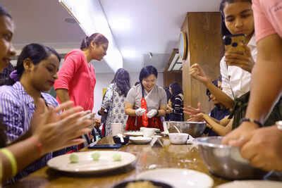 Making Korean songpyeon in Delhi; ‘it’s similar to gujiya’ | Events ...