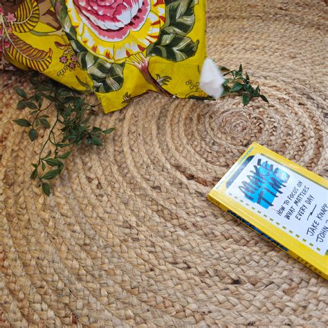 Hand Woven Natural Jute Round Braided Rug | Eco-Friendly Home Decor ...