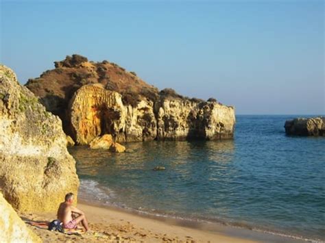 10 Best Beaches in Albufeira - Hellotickets
