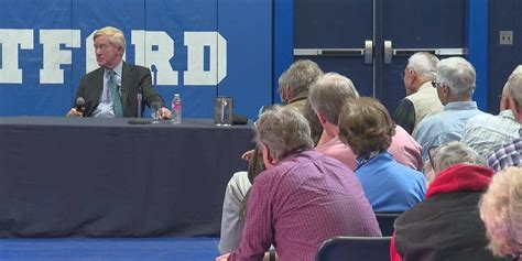 Republican candidate for President stumping in White River Junction