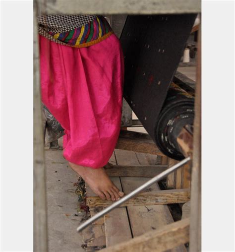 D'source Design Gallery on Kullu Shawls Making - Himachal Pradesh ...