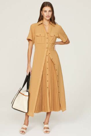 Business Attire for Women: Ultimate Style Guide - The Trend Spotter