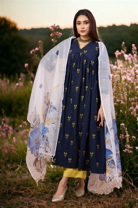 hand-painted kota dupatta - indigo bluebells & leaves - maati crafts