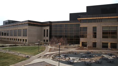 Wells Fargo announces more Iowa layoffs as CEO gets pay increase