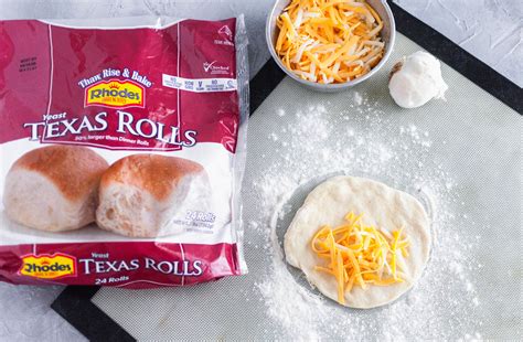 Garlic Knots {Stuffed with Cheese} - Meg's Everyday Indulgence