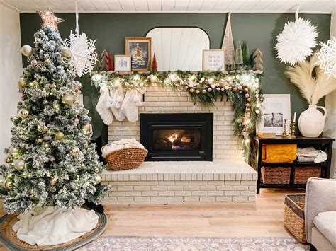 Whimsical Holiday Fireplace Decor Ideas - Sprucing Up Mamahood