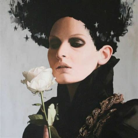 New Contemporary Portraiture | Meer