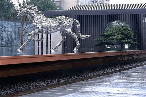 不锈钢马雕塑，广场景观摆件-宏通雕塑