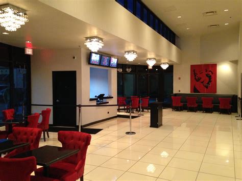 Star Cinema Grill in Arlington Heights, IL (Lobby) | Dine in movie ...