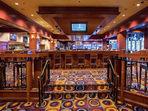 Council Bluffs Hotels near Casino | Holiday Inn & Suites Council Bluffs ...