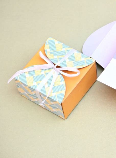 Gujiya Mithai - Luxury Scented Candle Gift Box – Candleit