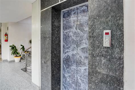 Book Super Townhouse Oak ONGC Crossway Formerly Hotel Gold Stone ...