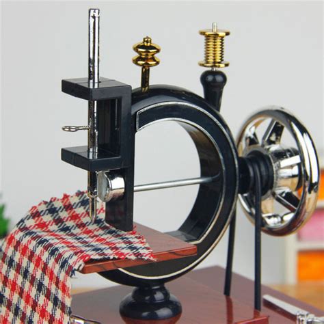 Retro Nostalgic Hand Sewing Machine Model Ornaments – Sociable Weaver Nest