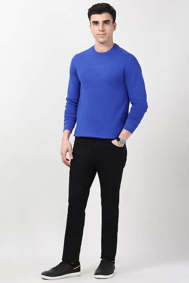 Buy Men Blue Solid Crew Neck Sweatshirt Online - 40001740 | Peter England
