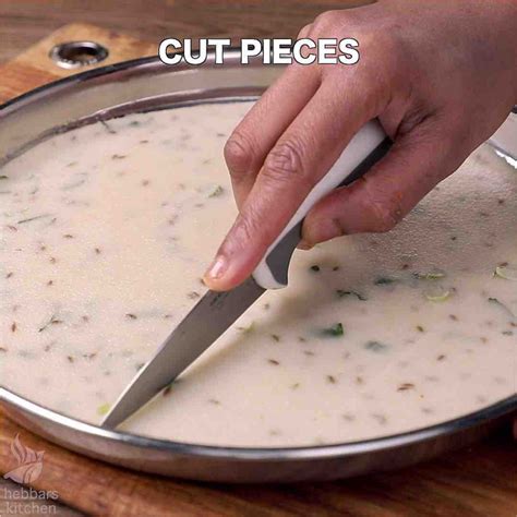 ಸೂಜಿ ಖಂಡ್ವಿ ರೆಸಿಪಿ | suji ki khandvi in kannada | ಉಪಾಹಾರಕ್ಕೆ ರವೆ ರೋಲ್