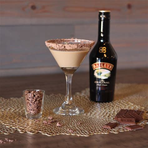 Candy Cane Martini - The Wanderlust Kitchen