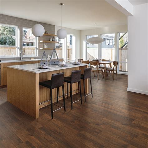 Pergo TimberCraft + WetProtect Crest Ridge Hickory 12-mm T x 7-1/2-in W ...