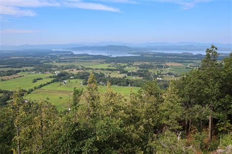 Mount Philo: Fun & Helpful Tips for the Easy Vermont Hike