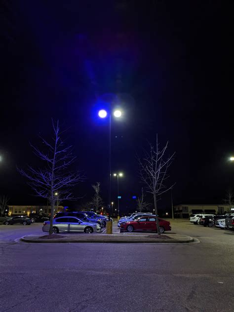 I see your yellow shadow and raise you a double yellow/blue shadow (+ explanation) : r/Weird