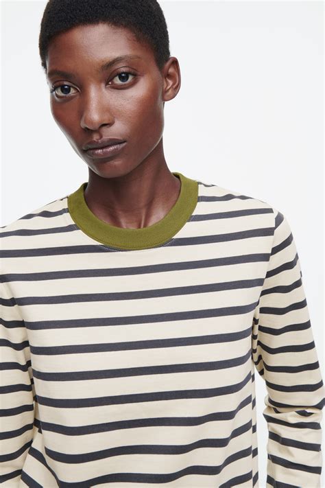 CLEAN CUT REGULAR LONG-SLEEVED T-SHIRT - BEIGE / STRIPED - FEMEI | H&M RO