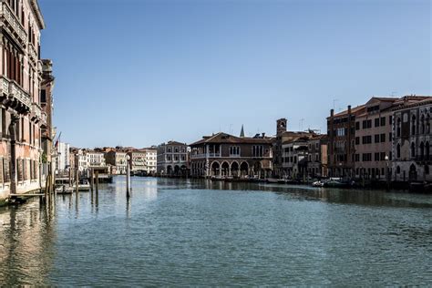 Photos Show Venice's Canals Eerily Empty During Coronavirus Pandemic ...
