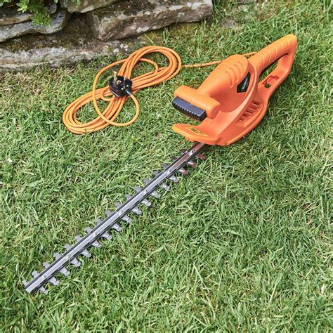 Electric Extended Hedge Trimmers With Blades