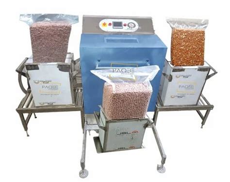 Manufacturer of Lata Hydraulic Pressing Machine For Dates Tamarind ...