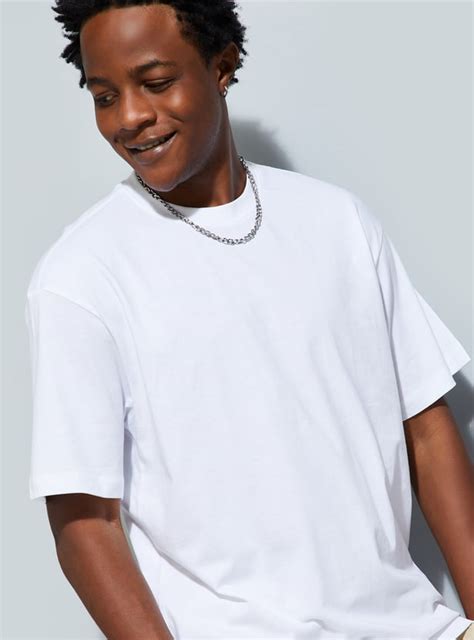 Buy URB_N Men Relaxed Fit Solid T-shirt Online at just Rs. 249.0 ...