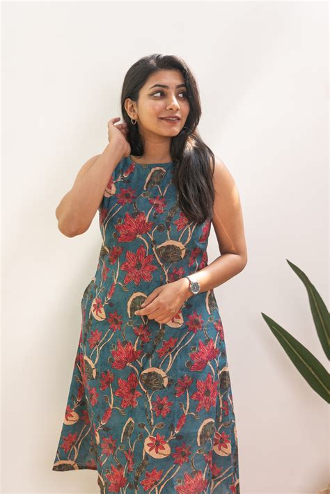 IM-Anusha Blue Floral Kurta Set – Athira