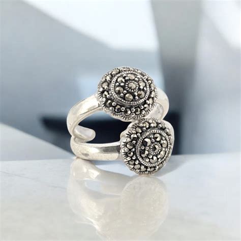 Toe Rings – Rihi by P. C. Chandra Jewellers