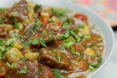 Can You Freeze Dates? [3 Must-Read Tips] | Freeze It