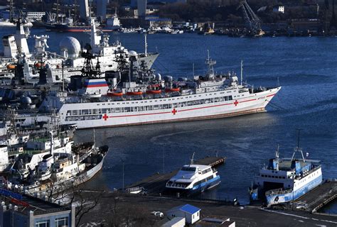 Госпитальное судно "Иртыш" проекта 320/2 Тихоокеанского флота ВМФ ...