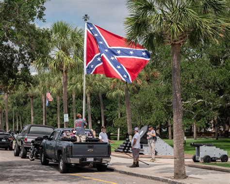 Union And Confederate Flags