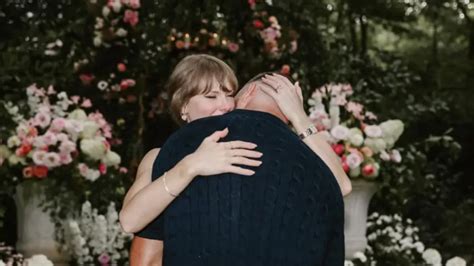 Taylor Swift's engagement ring: What we know | FOX 32 Chicago