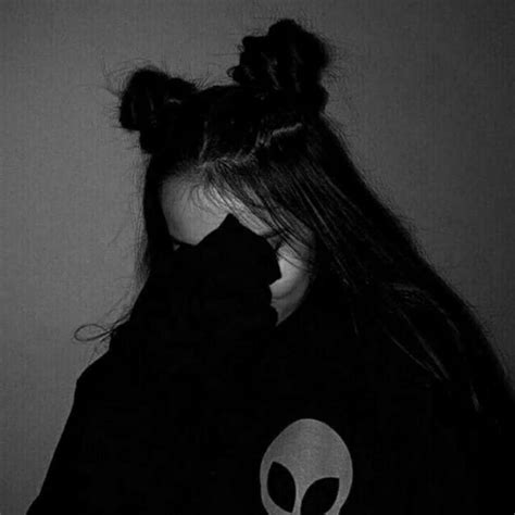 [100+] Sad Profile Pictures | Wallpapers.com